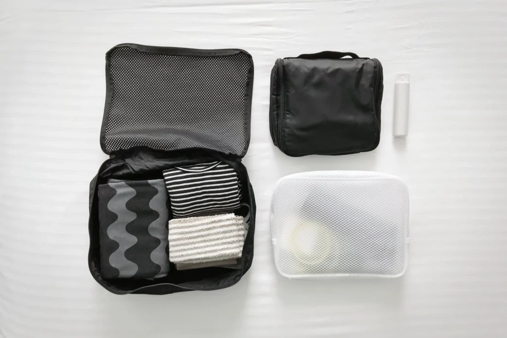 minimalist-travel-cubes