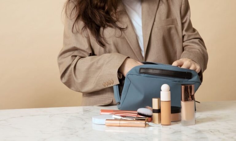 toiletry bag for women