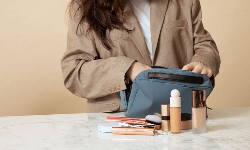 toiletry bag for women