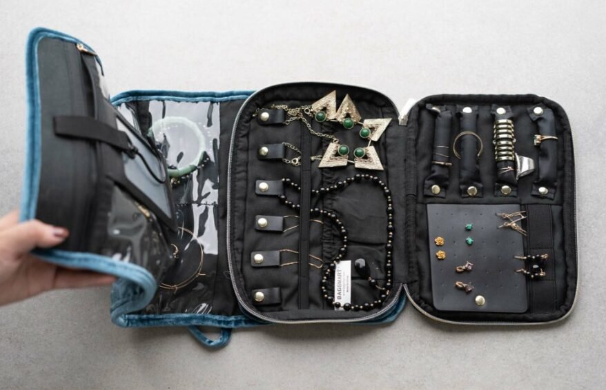 hanging zippered jewelry organizer