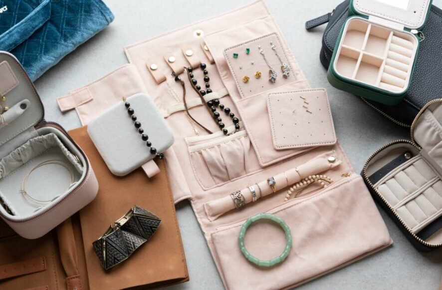 hanging zippered jewelry organizer