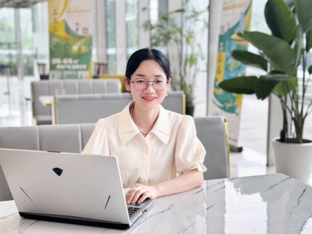 Great Shine sales representative supporting B2B storage product buyers