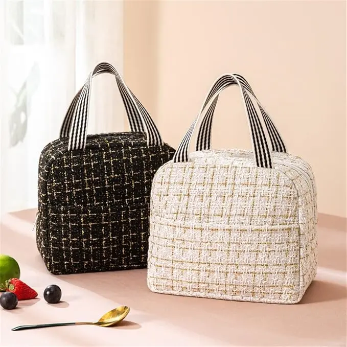 cooler bag lining and zipper detail