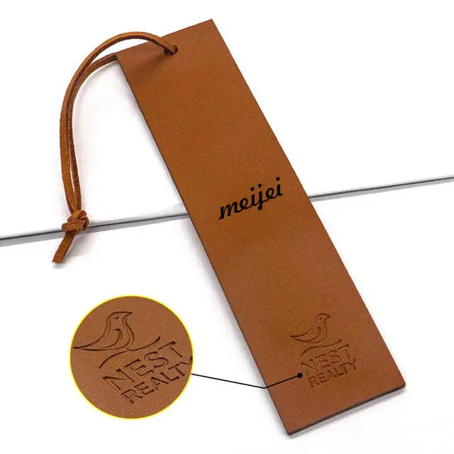closet organizer hang tag branding example